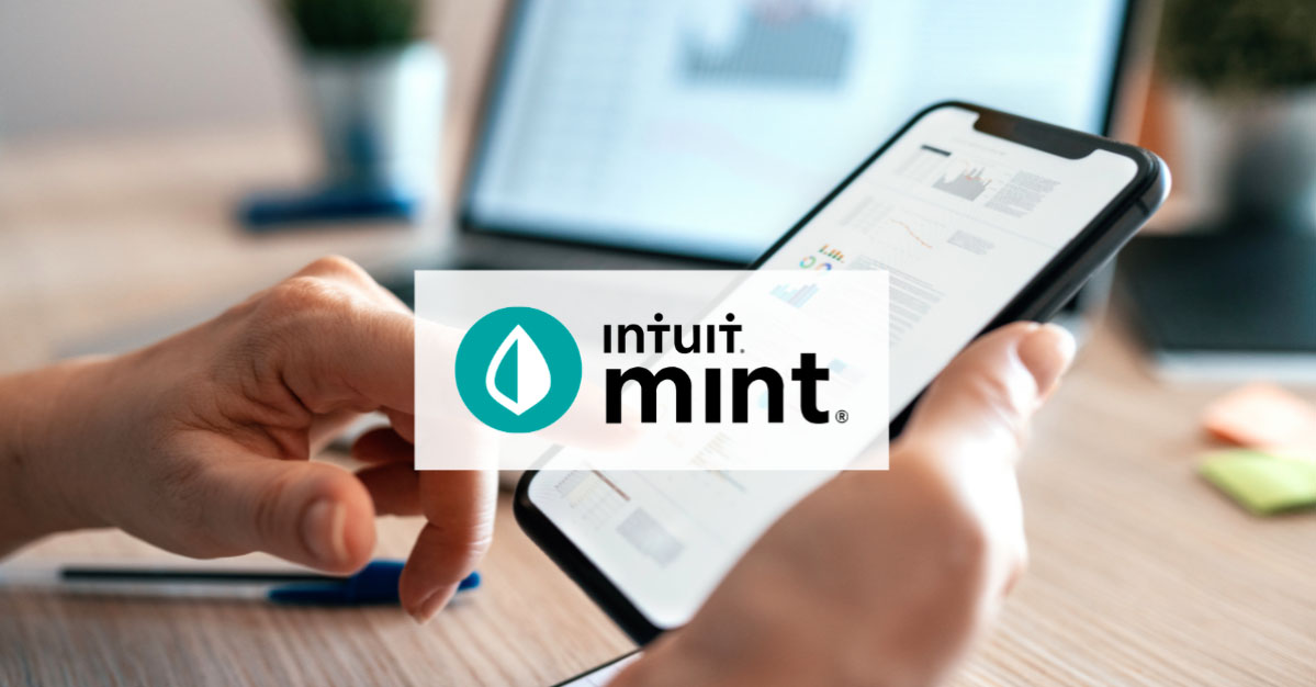 Woman managing finances on phone with Mint App | #BestInternetProvider
				